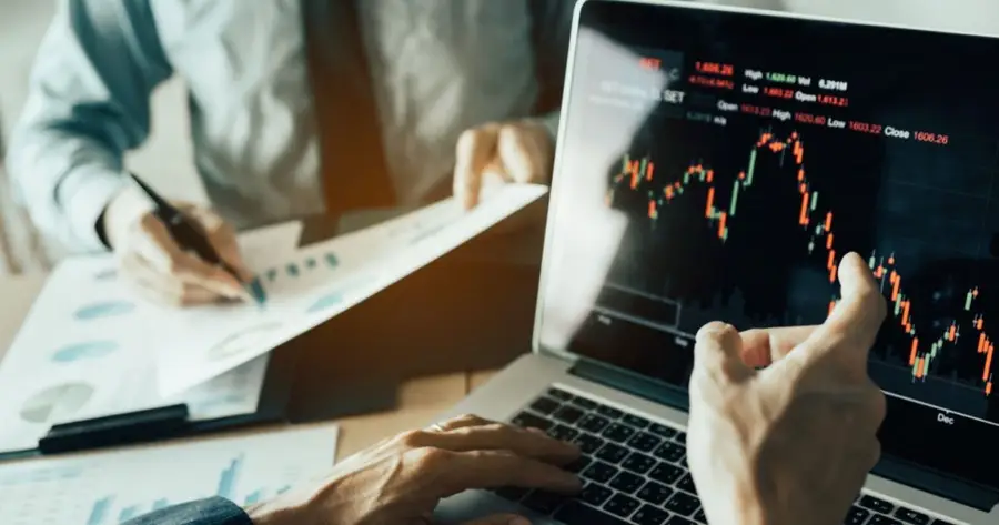 Pilih-Pilih Trading vs Investasi, Mana Aktivitas yang Paling Oke Buat Kamu?