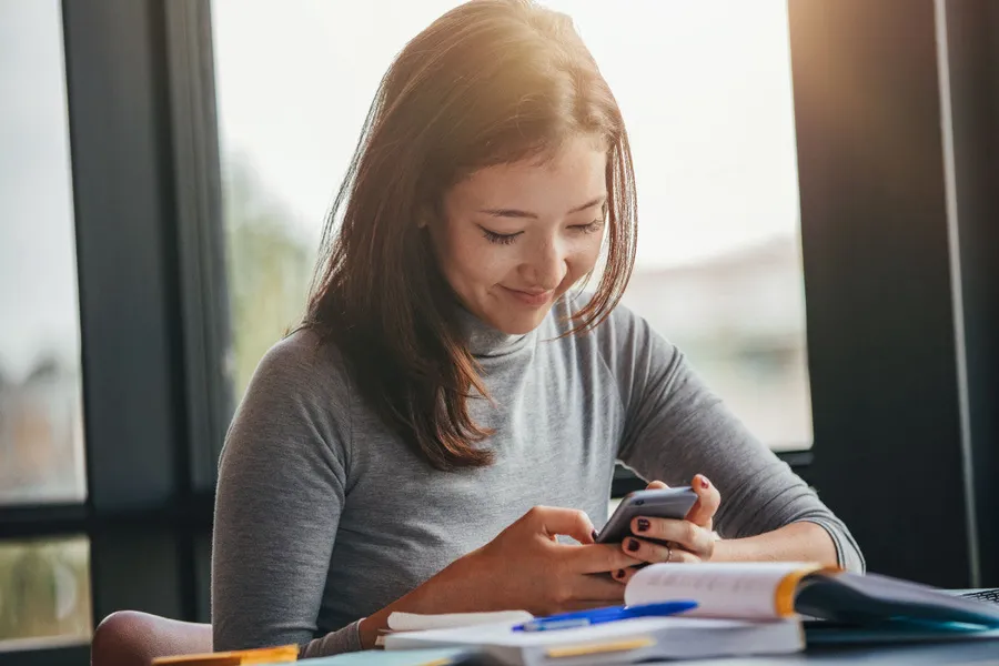 Harga Emas Naik Turun