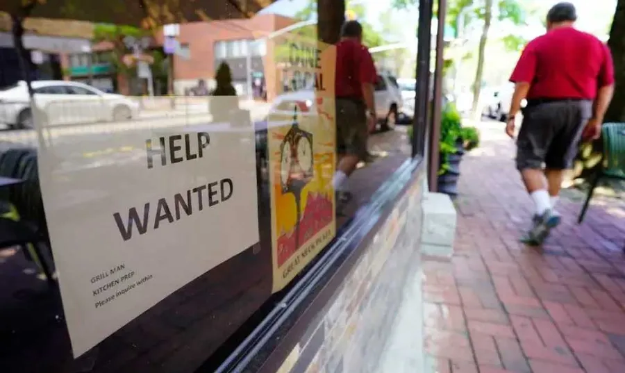 Digest Saham: Yield Obligasi Naik, Saham AS Turun